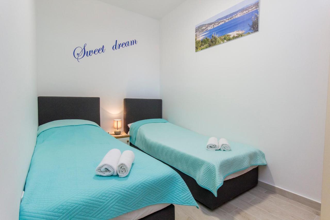 Apartmani Malis Ражань Екстер'єр фото
